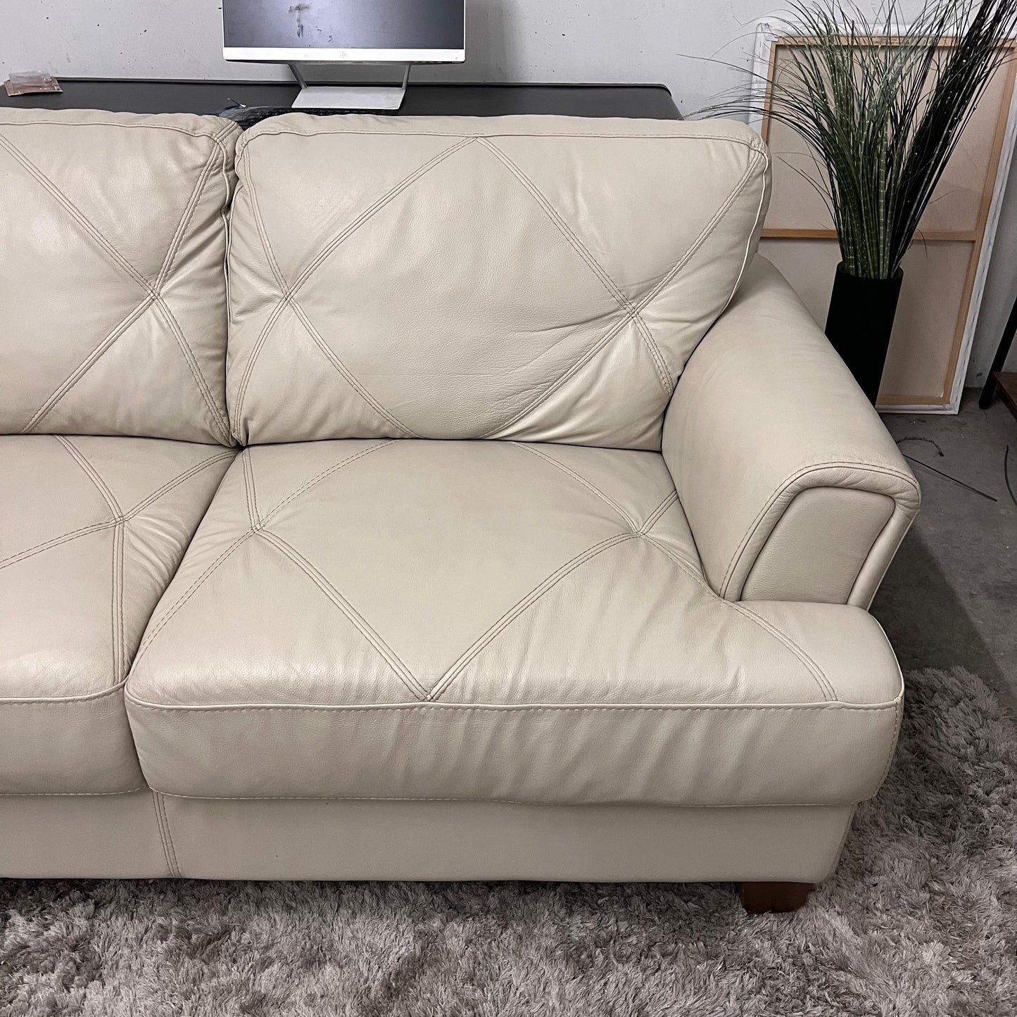 Chateau D'ax leather sofa set