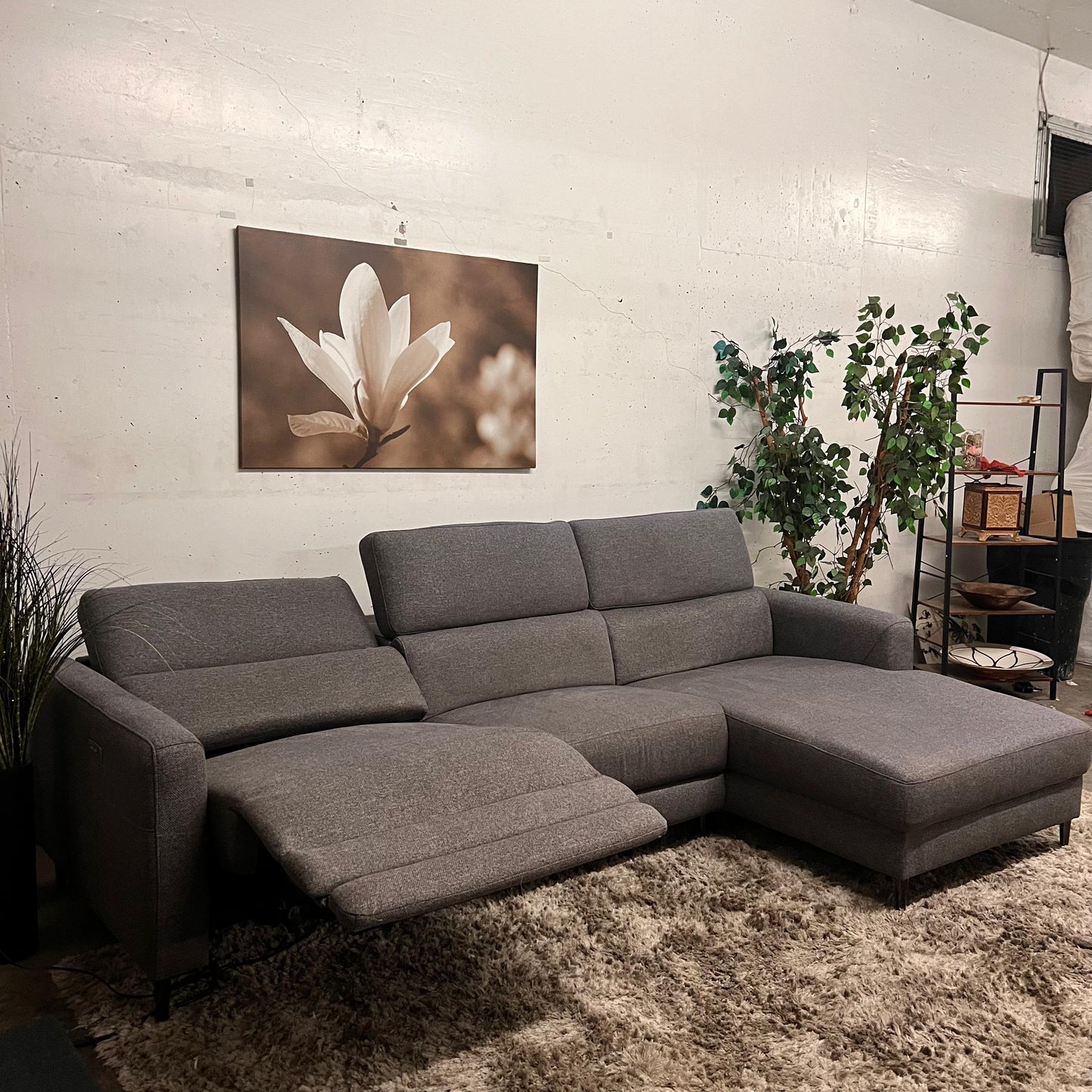 Kendra power motion sectional