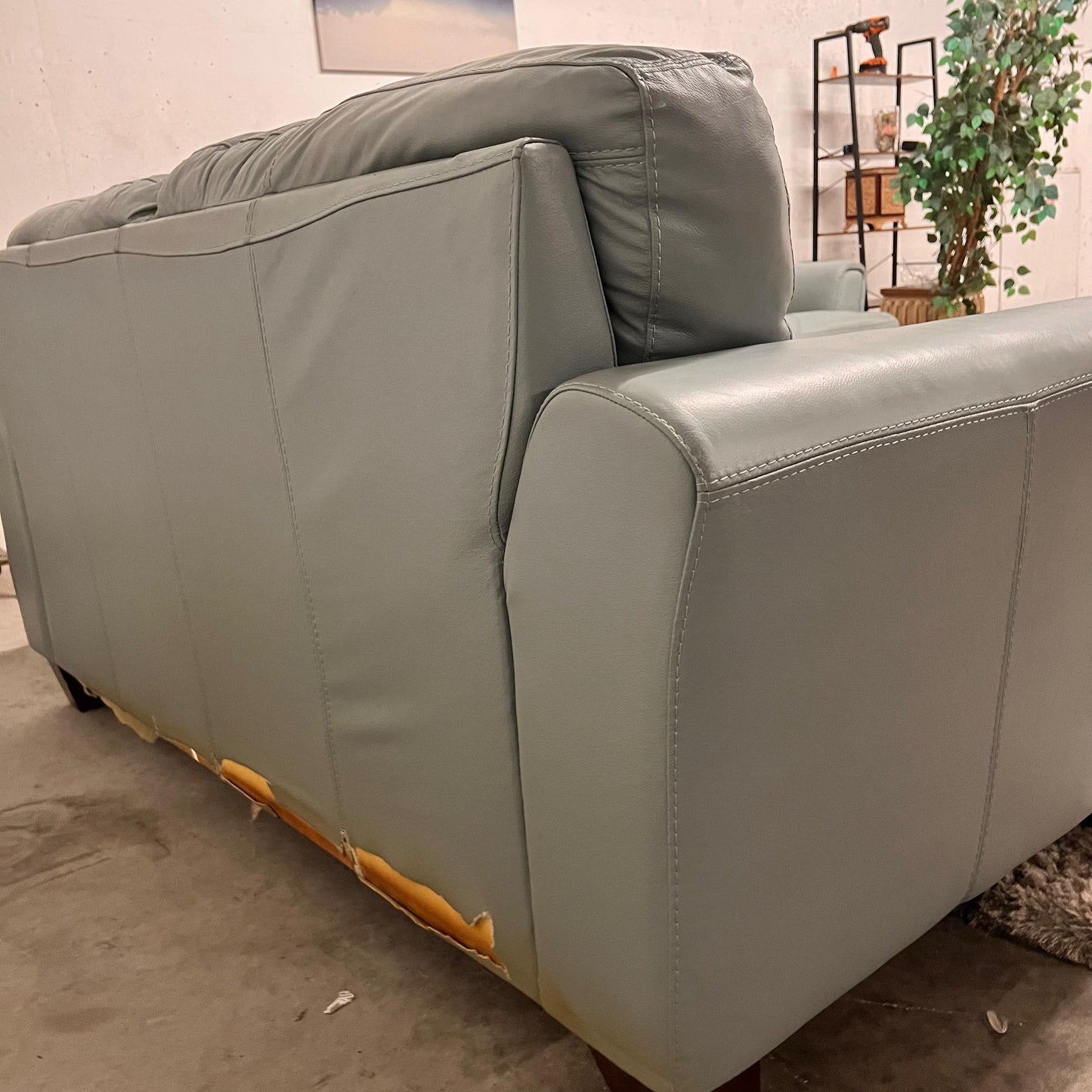 Chateau D'ax leather Sofa and loveseat set.