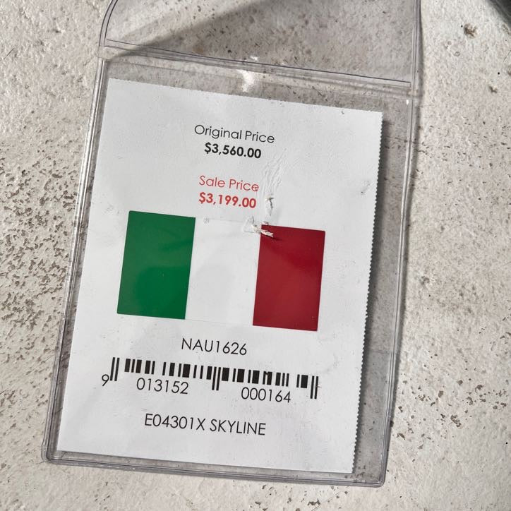 New Natuzzi Italia Skyline cocktail table.